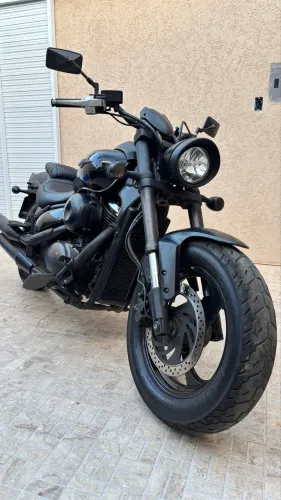 Vendo Boulevard M800 em dias, pneus novos, moto em ótimo estado.