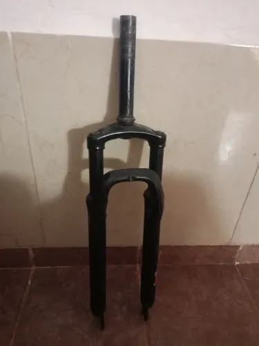 Suspensão aro 29 travada