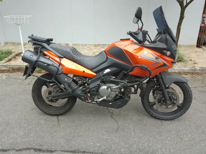 Suzuki VStrom 650 2010 baixa kilometragem