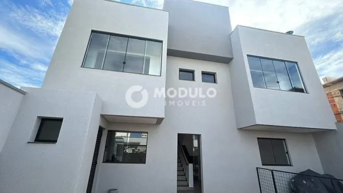 Apartamento disponível para locação no bairro Umuarama.