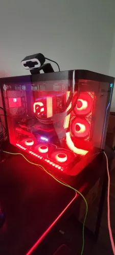 PC Gamer High-End Aquário | Ryzen 7 5700X3D + RX 9060 XT 16GB | 32GB RAM | Corsair & XPG