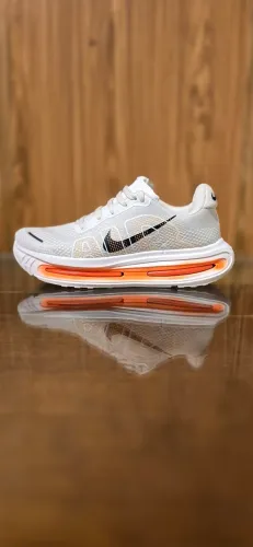 Tênis Nike Vomero Premium