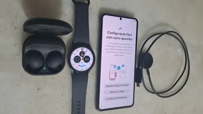 Celular Samsung Galaxy S21 5G 128GB + Samsung Watch 6 40mm + Samsung Buds 2 Pro
