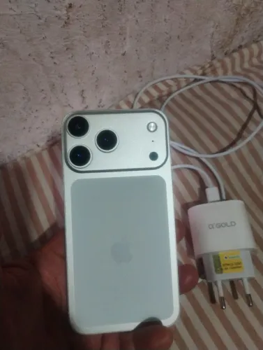 iPhone 11 na versão 17 pro 