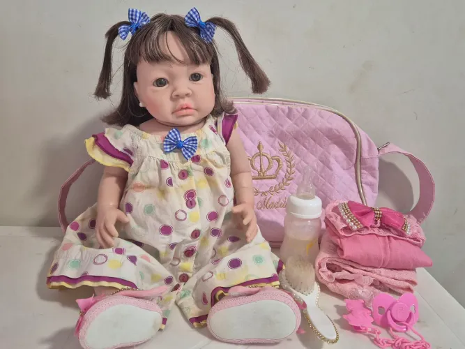 Boneca Reborn e acessórios