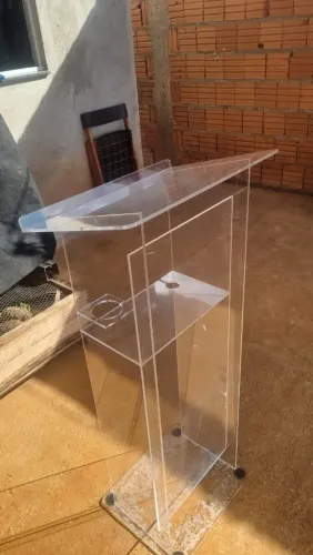 pulpito acrilico semi novo