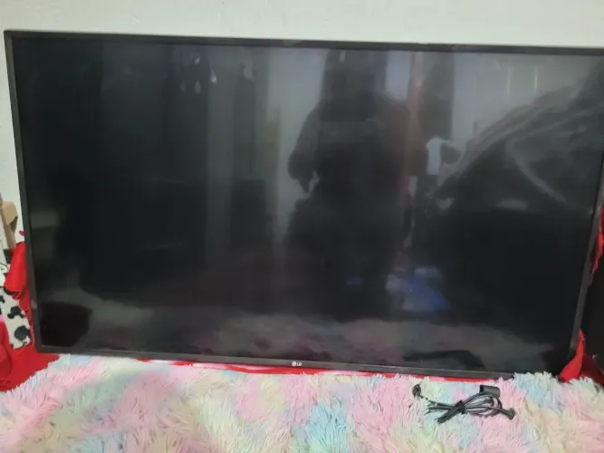 Tv LG 4k, 49 polegadas. Esta sem imagem, não entrego, vim retirar.