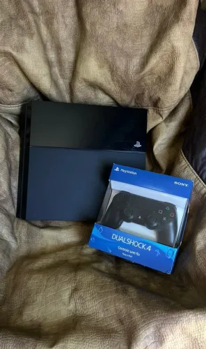 PlayStation 4 PS4 Preto + Controle | Ótimo Estado