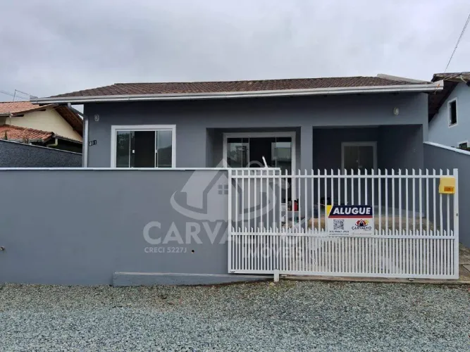 Casa independente com 2 quartos e terreno de 150 m² para locação em Itajuba Barra Velha