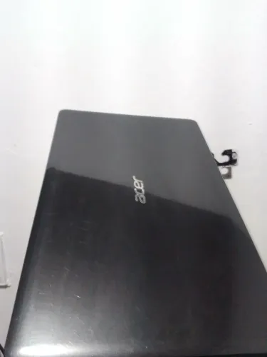 Notebook ACER. 15 polegadas. Core I3. 4 GB de memória. Bateria boa. Funcionando