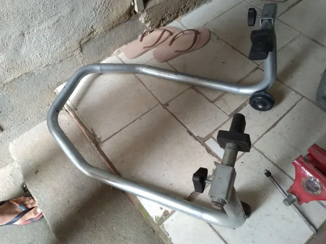 Suporte traseiro universal