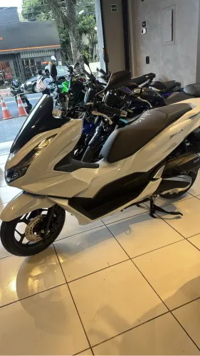Pcx branca 0 km modelo 2027 emplacada 