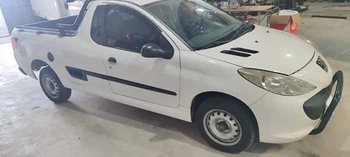 Peugeot Hoggar X-line 1.4 Flex 8V 2P 2012