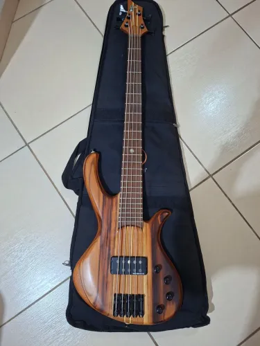 Venda/troca baixo D'oliveira Thunder 5 cordas