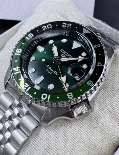 Relógio Seiko 5 Sport GMT verde Sprite