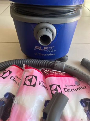 Aspirador de Pó e Água Electrolux