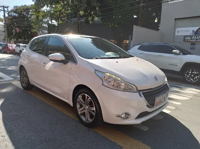 Peugeot 208 Griffe 1.6 Flex 16V 5P Aut. 2014