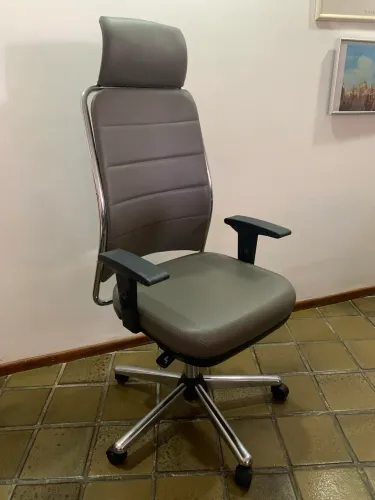 Cadeira presidente Cavaletti para escritório
