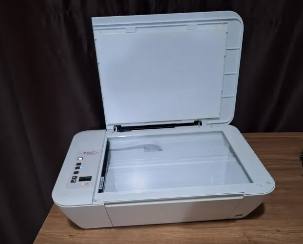 Impressora HP DeskJet ink advantage funcionando.