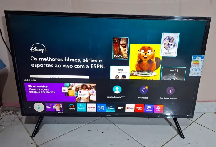 SMART TV 43 SAMSUNG TIZEN COMPLETA CONTROLE REMOTO PEZINHO WIFI INTEGRADO TUDO NORMAL