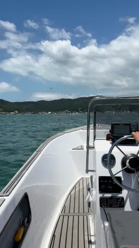 Lancha 550 Class + Motor 60 HP 4T + Acessórios 