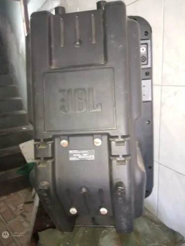 Caixa JBL passiva praticamente nova importada