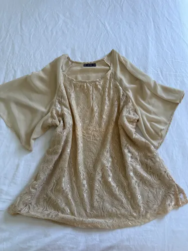 VENDO BLUSA NUDE