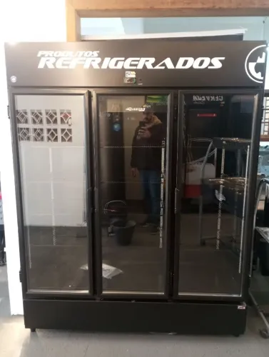 NZ. Expositor refrigerado 3 portas FORTSUL 