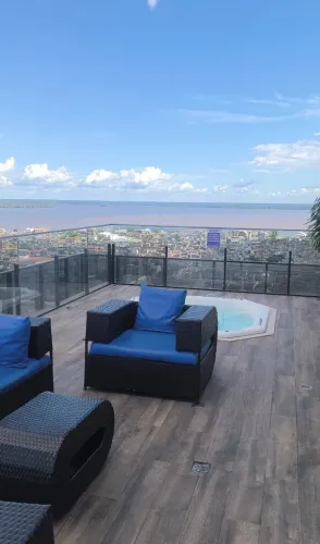 Alugo lindo loft semi mobiliado em Cond. De luxo.