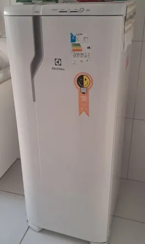 Geladeira Electrolux 240 Litros