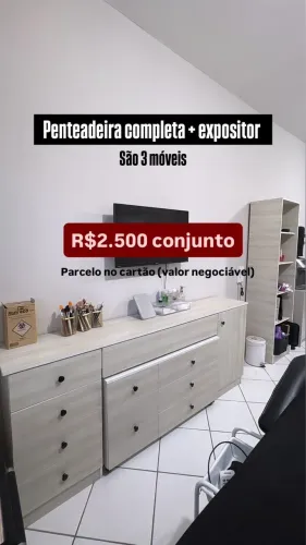 Penteadeira completa + expositor