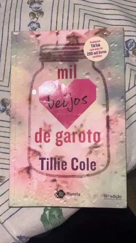 Livro Mil beijos de garoto