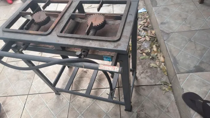 Fogão industrial 2 bocas precisando de revisão