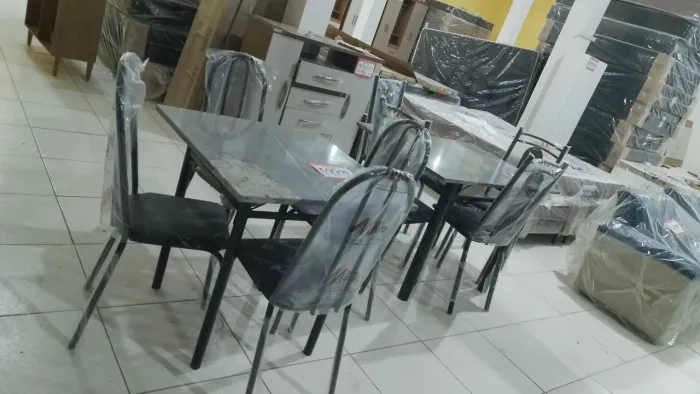MESA 4 CADEIRAS
