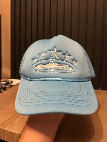 Boné corteiz azul