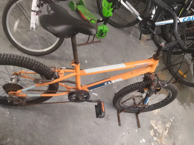 Bicicleta bike Caloi aro 20 usada só sair andando