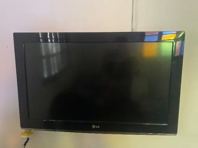 TV COM DEFEITO