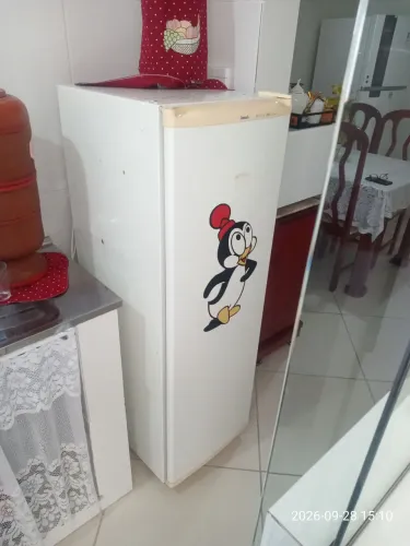 Vendo geladeira Consul muito boa