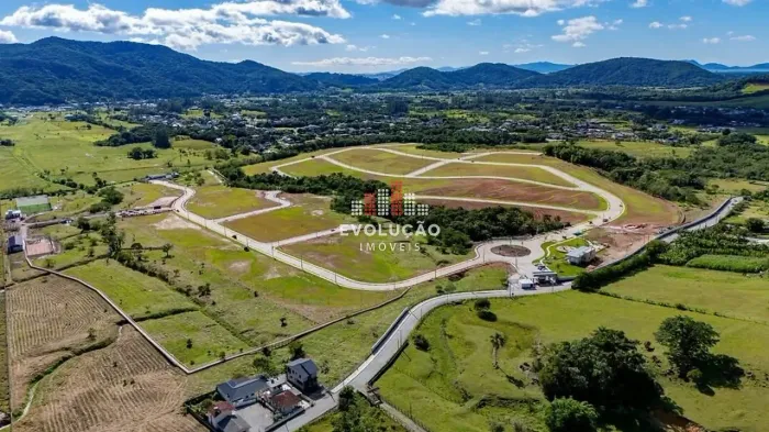 TERRENO 818m², Escritura - Santo Amaro da Imperatriz
