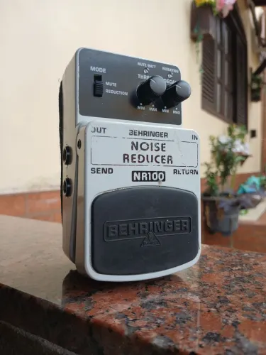 Pedal Noise Reducer Behringer guitarra e baixo