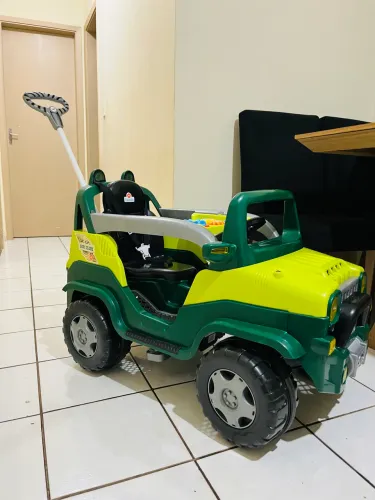CARRO DE BRINQUEDO 