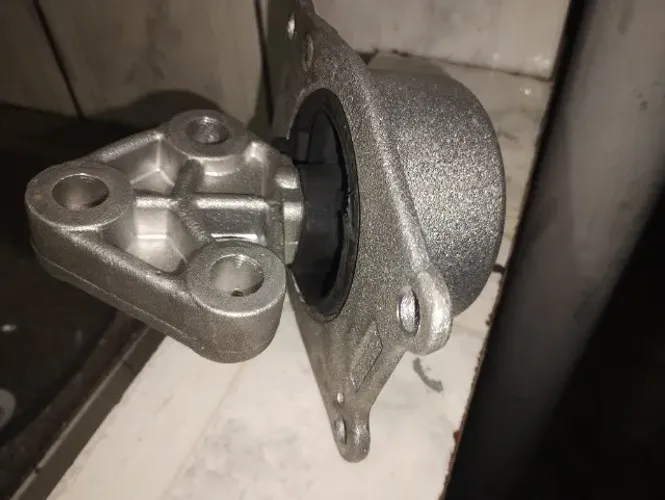 COXIM DO MOTOR DO VECTRA , ASTRA E ZAFIRA 2010 LADO ESQUERDO. NOVO