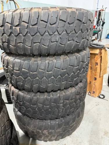 Pneus BF Goodrich 37/12,5R18 Letra branca