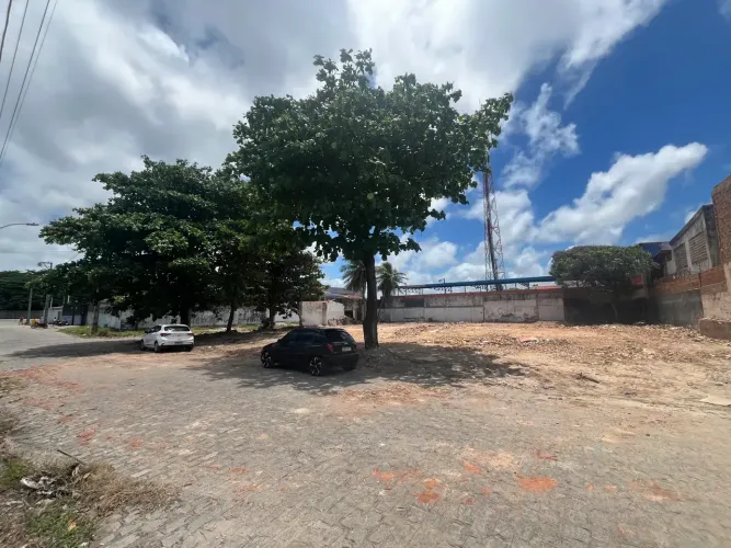 Terreno 810 m² na 2ª quadra da Praia no Trapiche