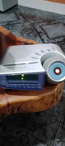 Radio relogio powerpack só está funcionando o radio