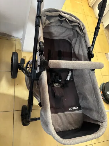 Carrinho de bebê cosco