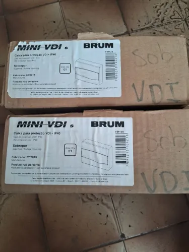 Quadro de distribuição Dados Brum VDI12S sobrepor voz dados e informática 248mmx322mmx96mm