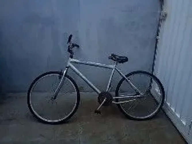 Bicicleta aro 26 velha para reforma ou utilizar peças 