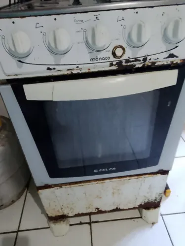 Vendo Fogão 4 bocas ( somente 2 funcionando, mas da pra usar)