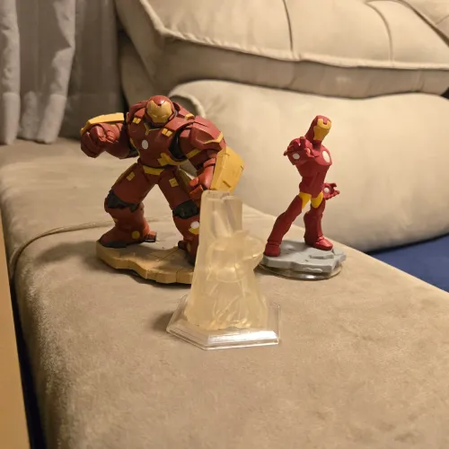 Disney Infinity - Hulkbuster + Homem de Ferro + Torre dos vingadores